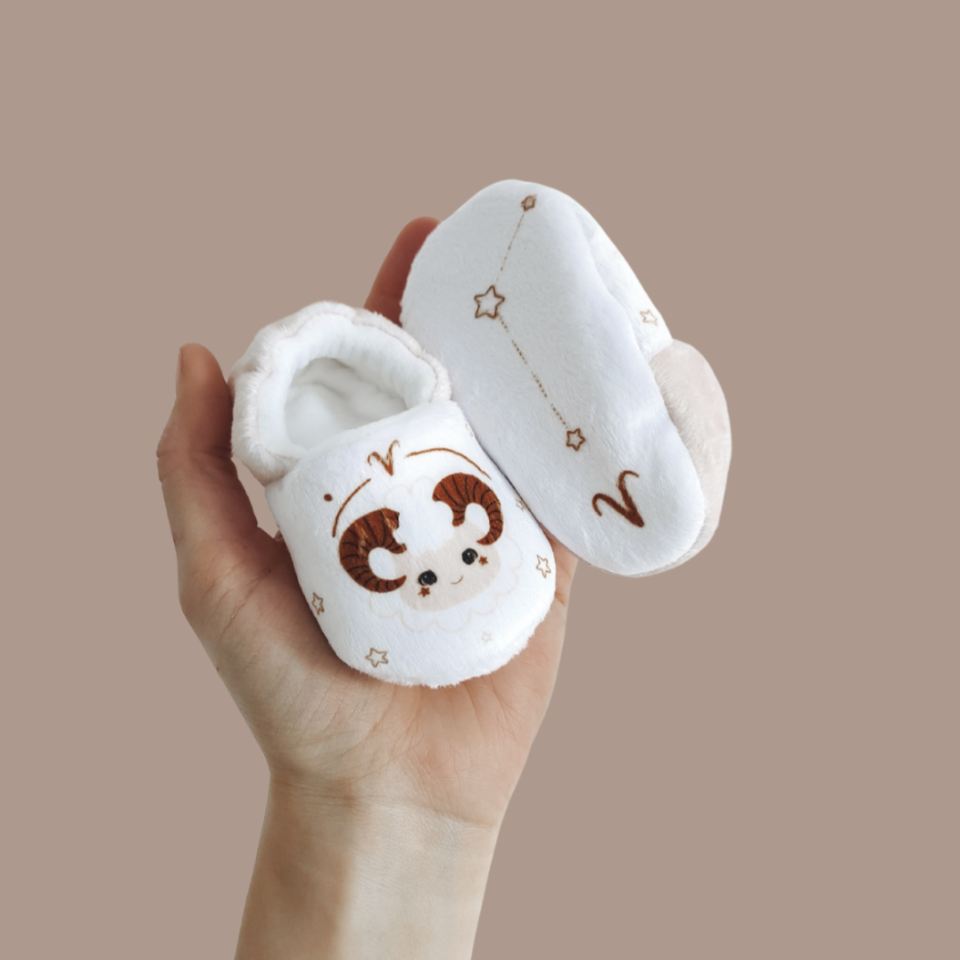 Chaussons bébé - astro ⭐ - de janvier à juin