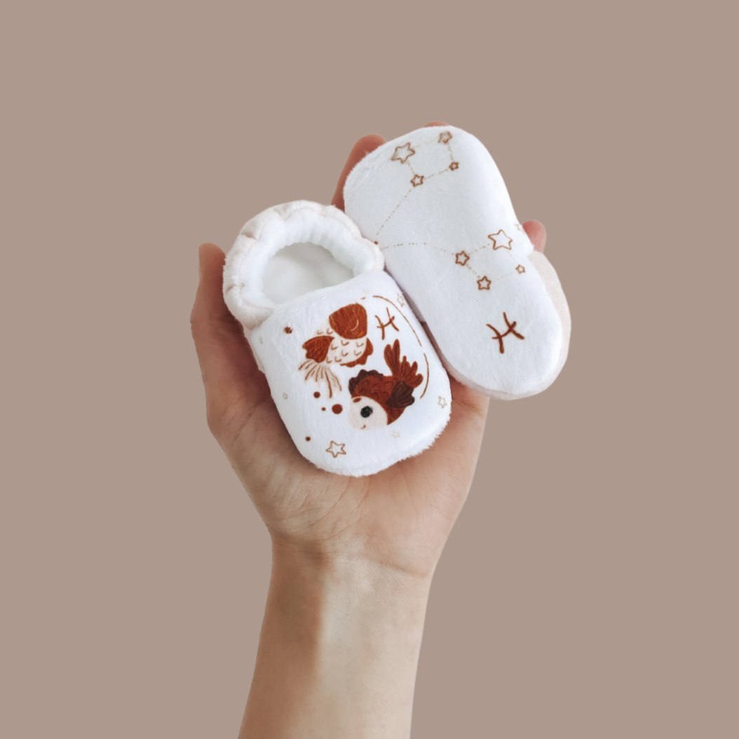 Chaussons bébé - astro ⭐ - de janvier à juin