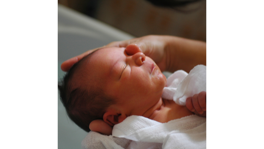 Les accessoires indispensables pour le bain de bébé