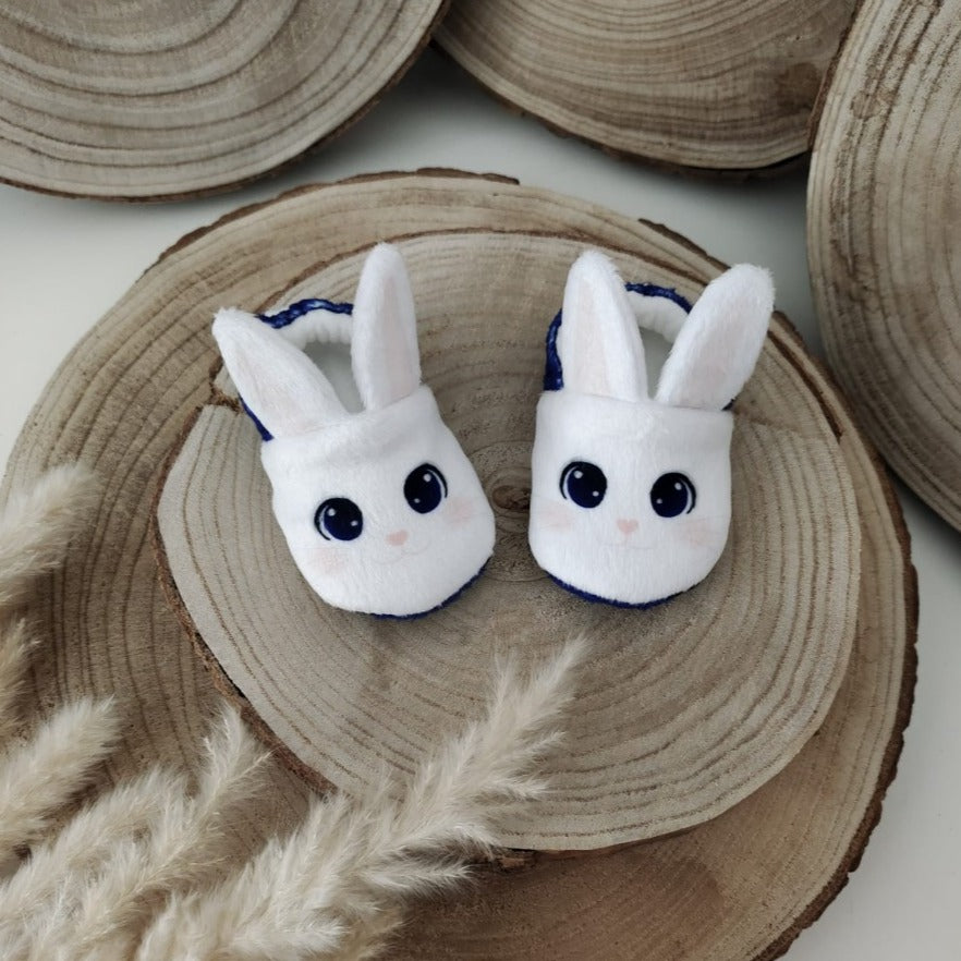 Chaussons pour bébé avec des oreilles de lapin